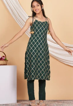 Embroidered Georgette Straight Kurta Set in Dark Green