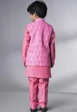 Embroidered Muslin Silk Kurta Set in Pink