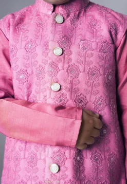 Embroidered Muslin Silk Kurta Set in Pink