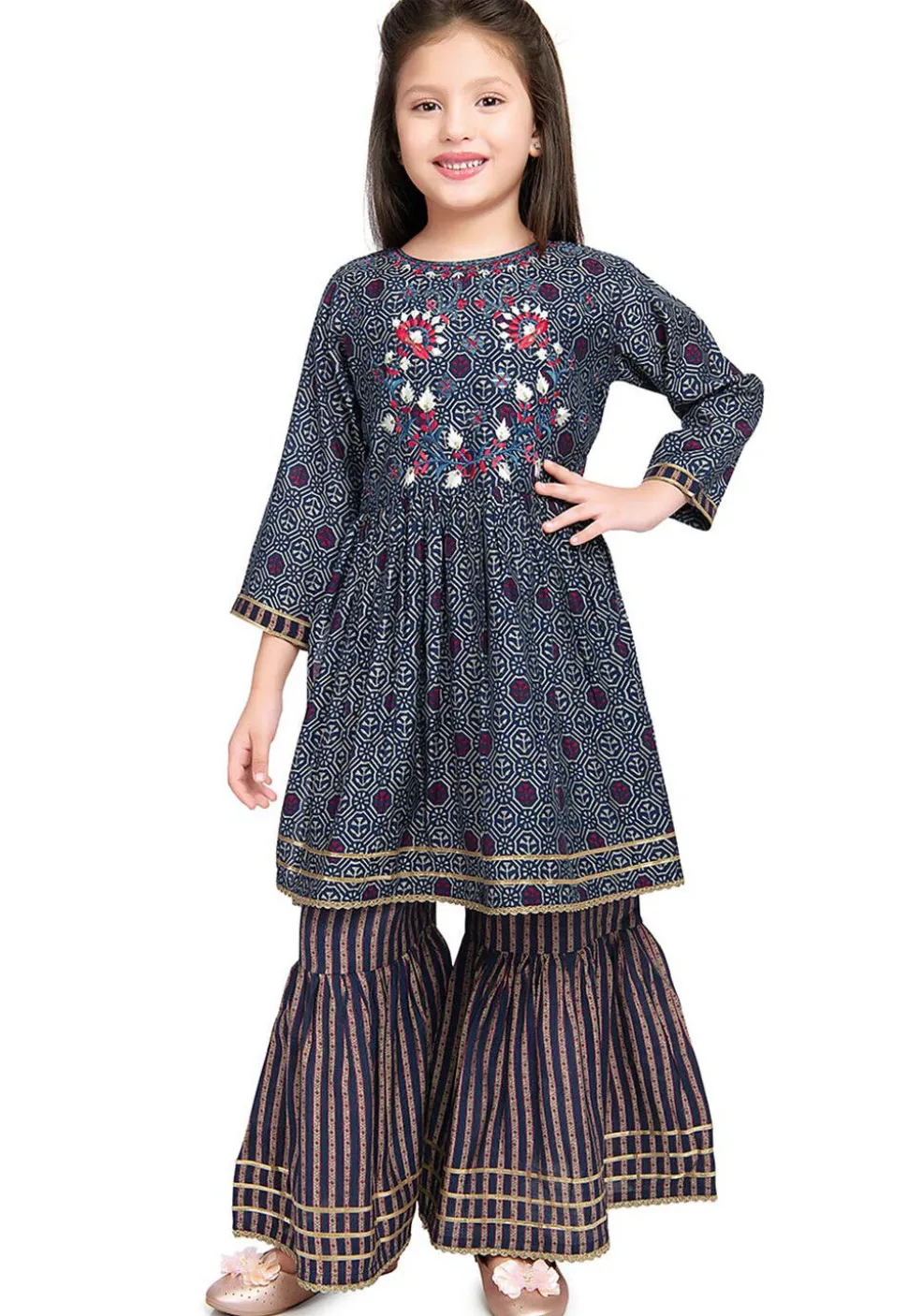 Embroidered Polyester Kurta Set in Navy Blue