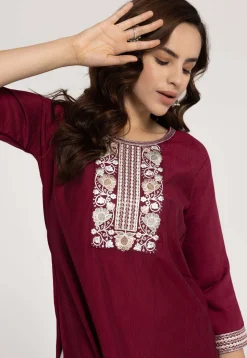 Embroidered Rayon Jacquard Straight Kurta in Maroon