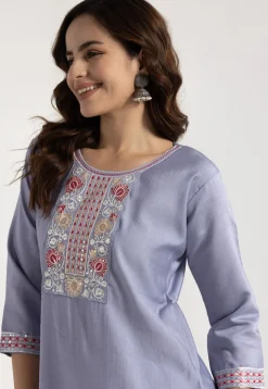 Embroidered Rayon Jacquard Straight Kurta in Light Purple
