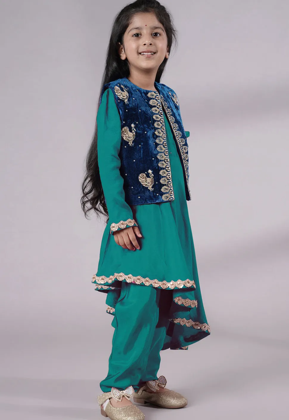 Embroidered Shantoon Asymmetric Kurta Set in Green and Blue