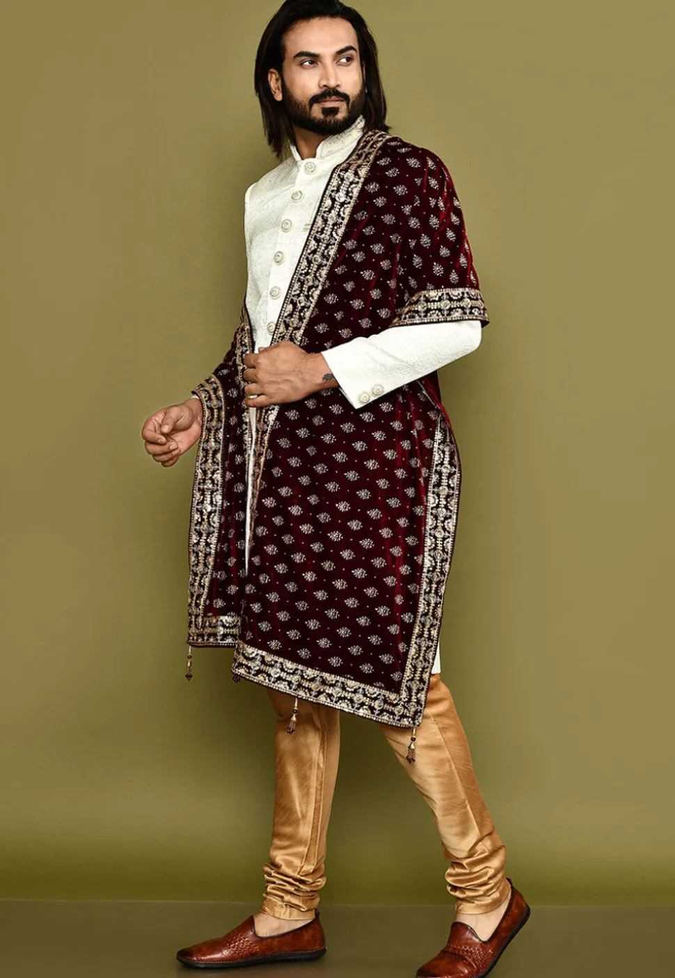 Embroidered Velvet Dupatta in Maroon