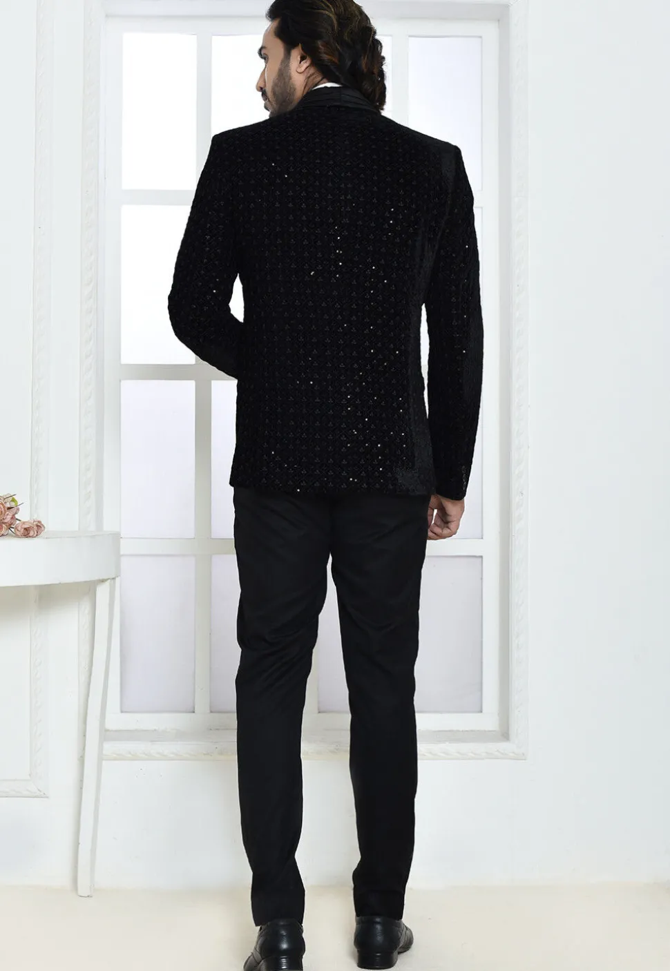 Embroidered Velvet Suit Set in Black