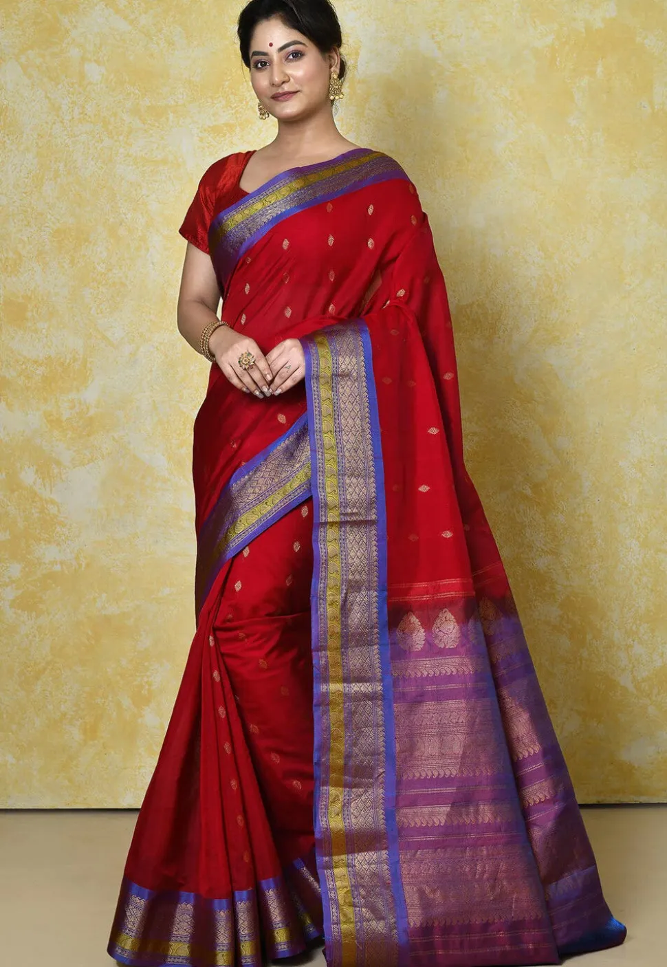 Gadwal Handloom Saree in Red