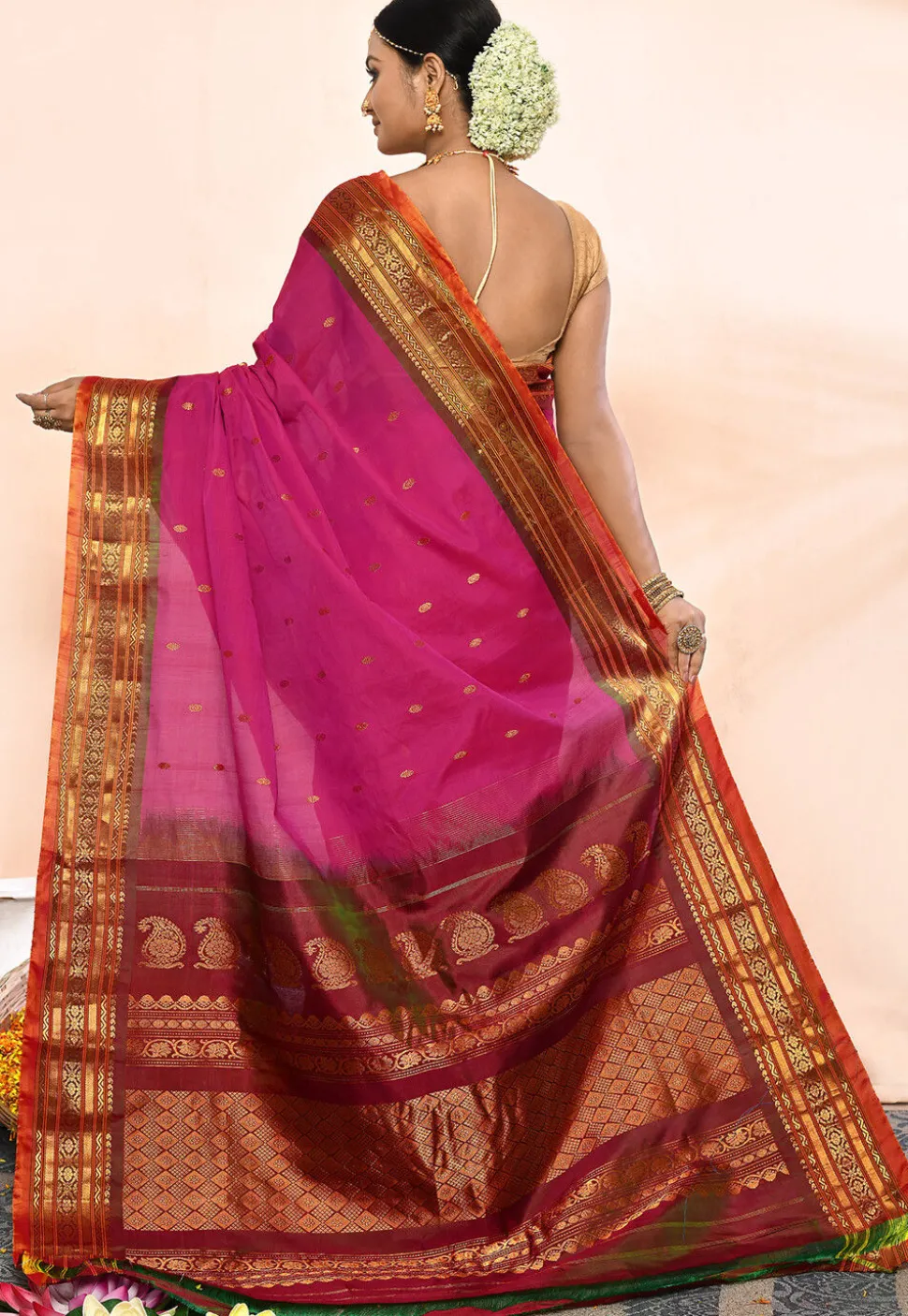 Gadwal Pure Silk Cotton Handloom Saree in Magenta