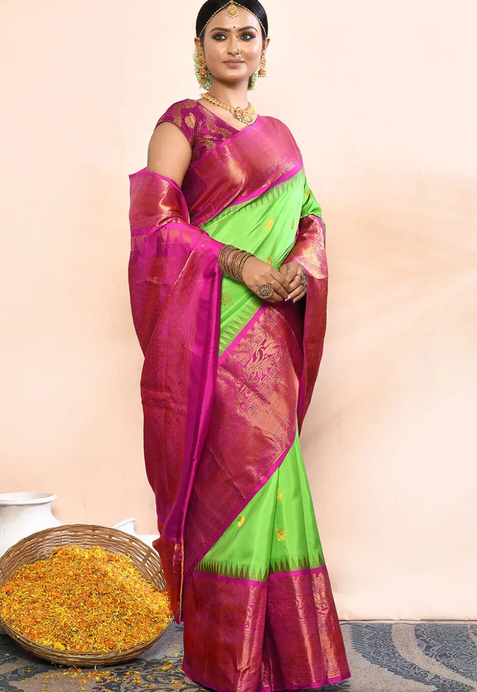 Gadwal Pure Silk Handloom Saree in Light Green