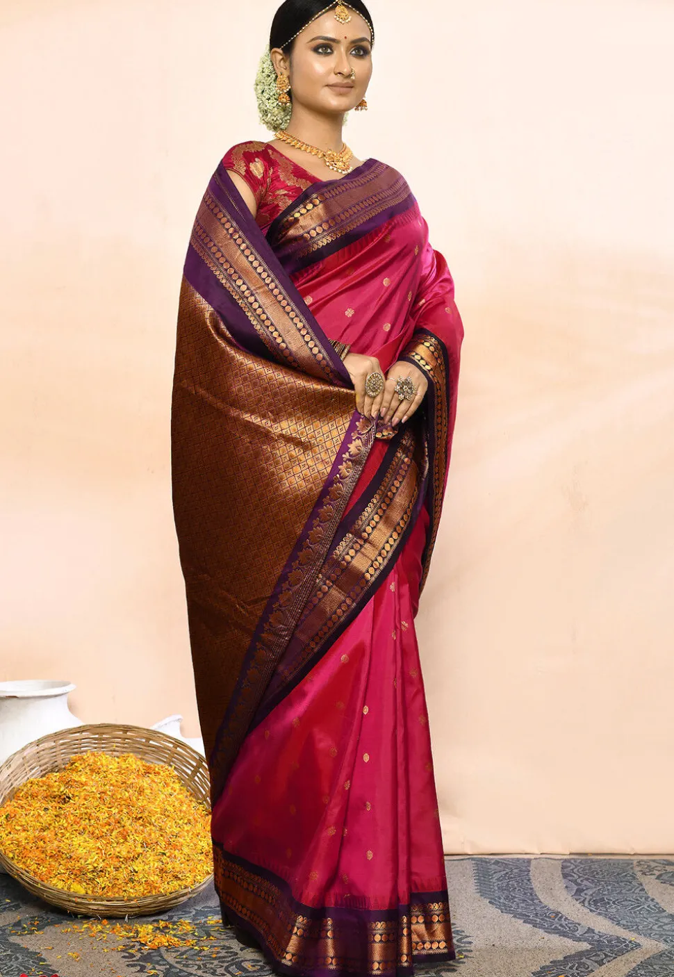 Gadwal Pure Silk Handloom Saree in Magenta