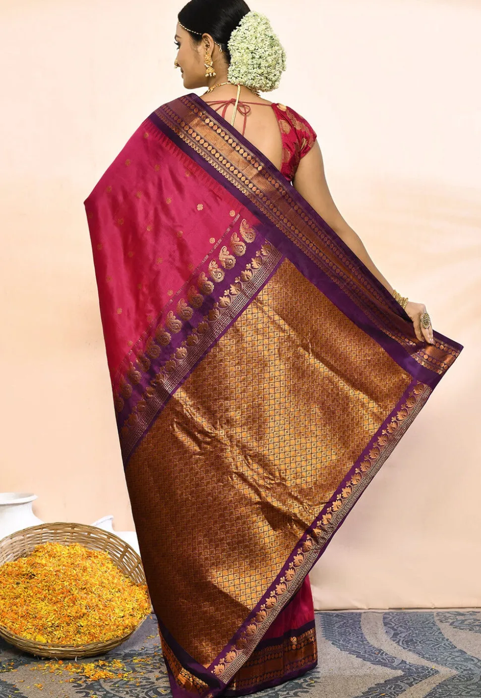 Gadwal Pure Silk Handloom Saree in Magenta