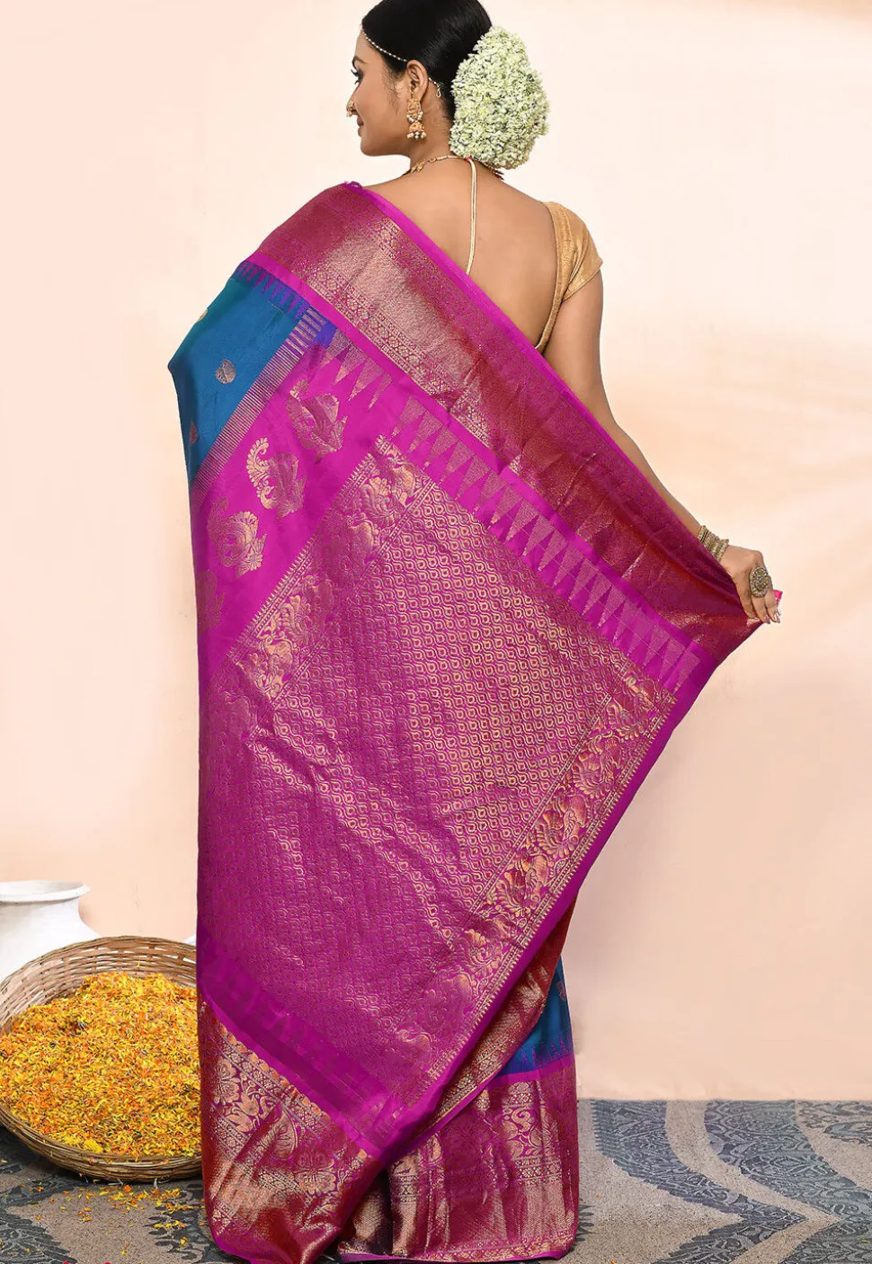 Gadwal Pure Silk Handloom Saree in Teal Blue