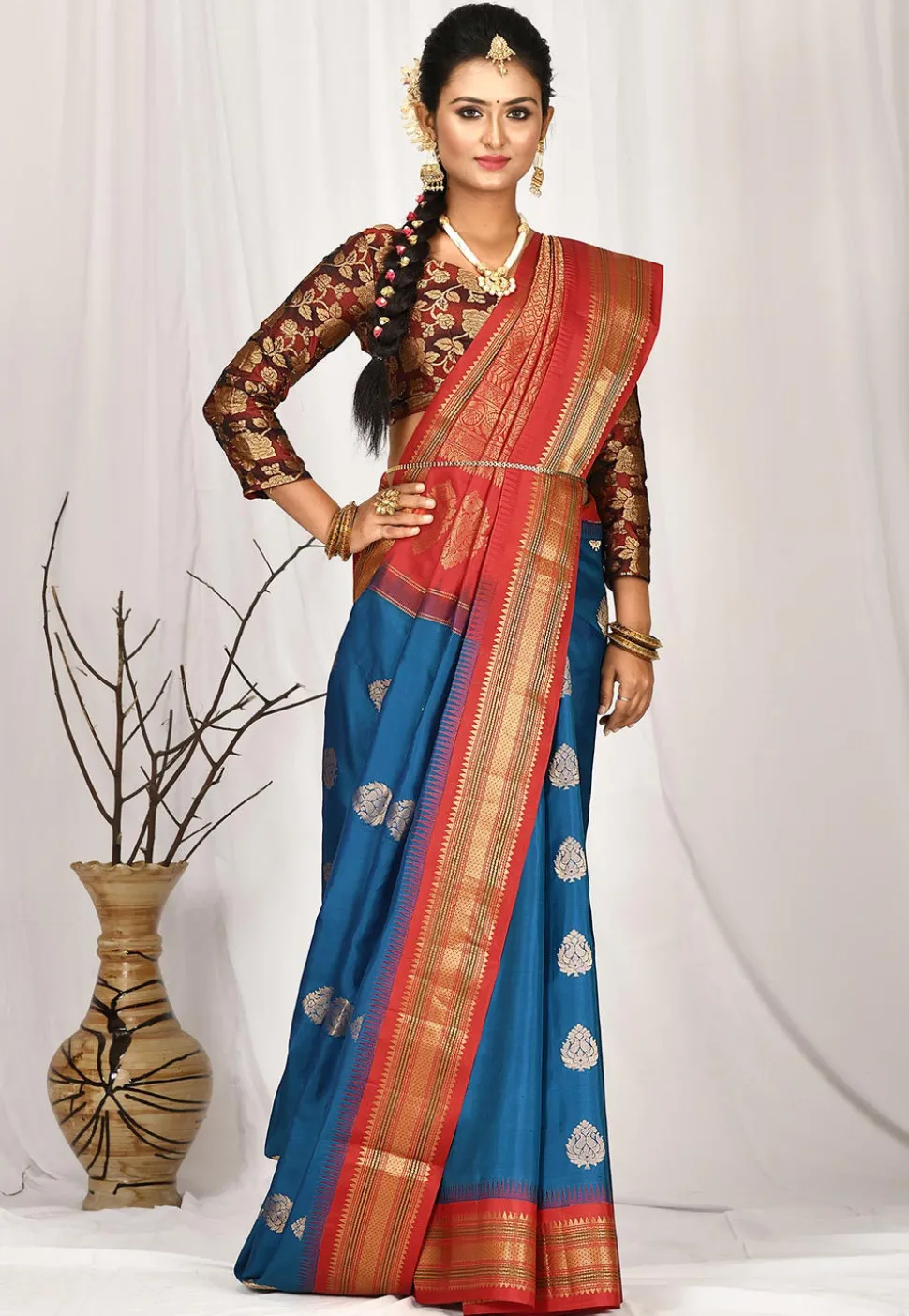 Gadwal Pure Silk Handloom Saree in Dark Blue