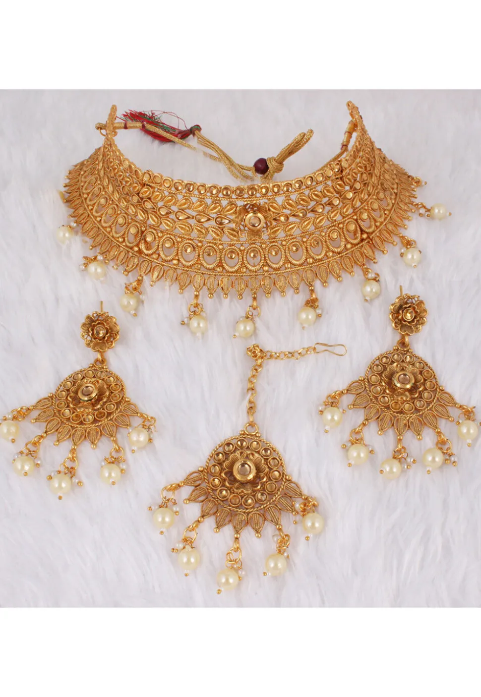 Golden Polished Choker Necklace Set