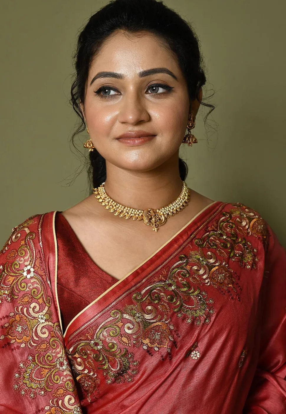 Golden Polished Pearl Temple Choker Necklace Set