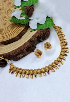 Golden Polished Stone Studded Necklace Set