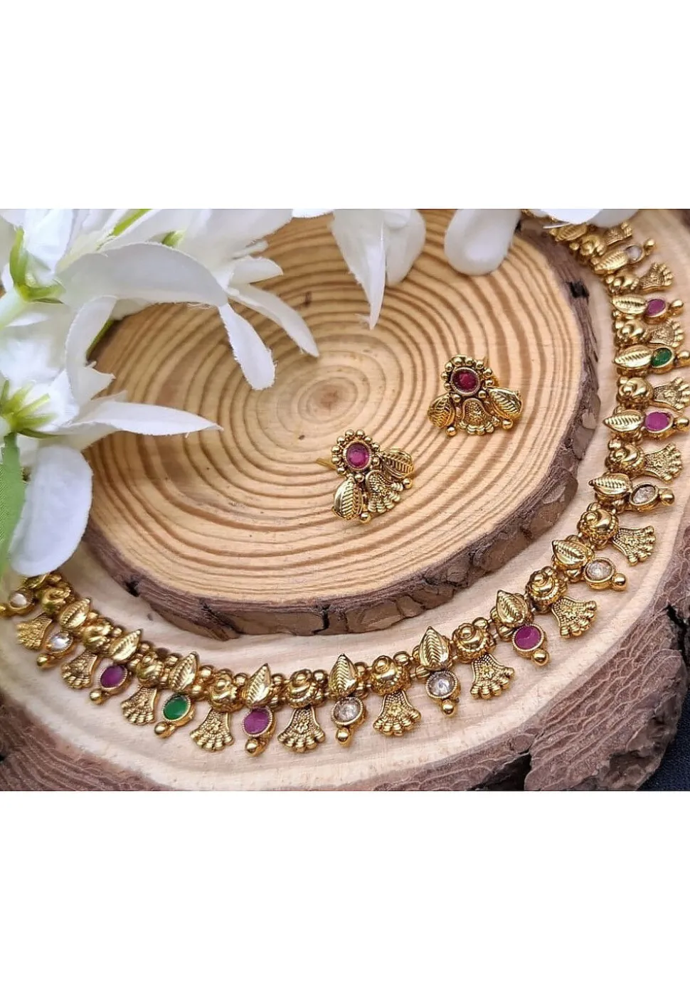 Golden Polished Stone Studded Necklace Set