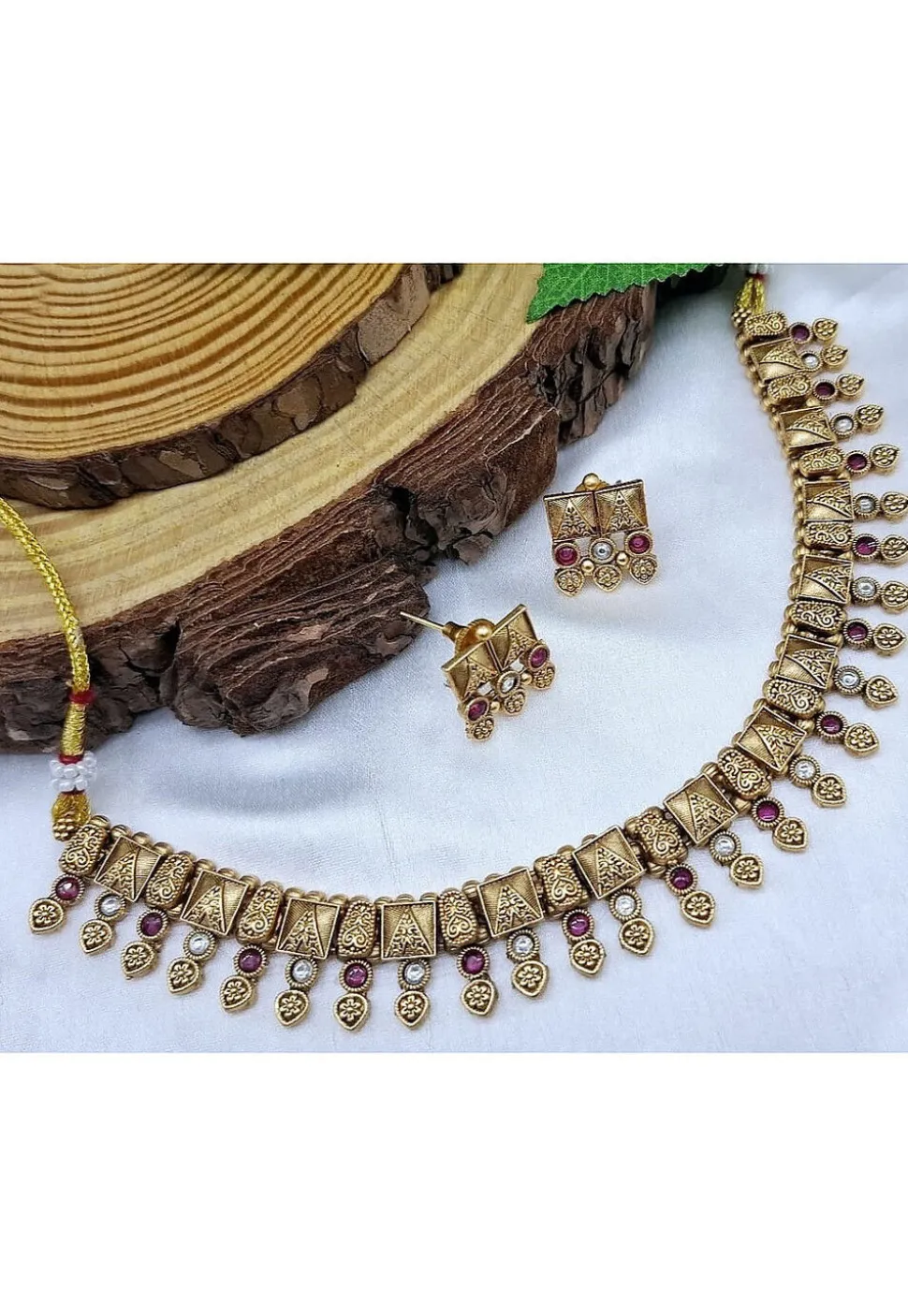 Golden Polished Stone Studded Necklace Set