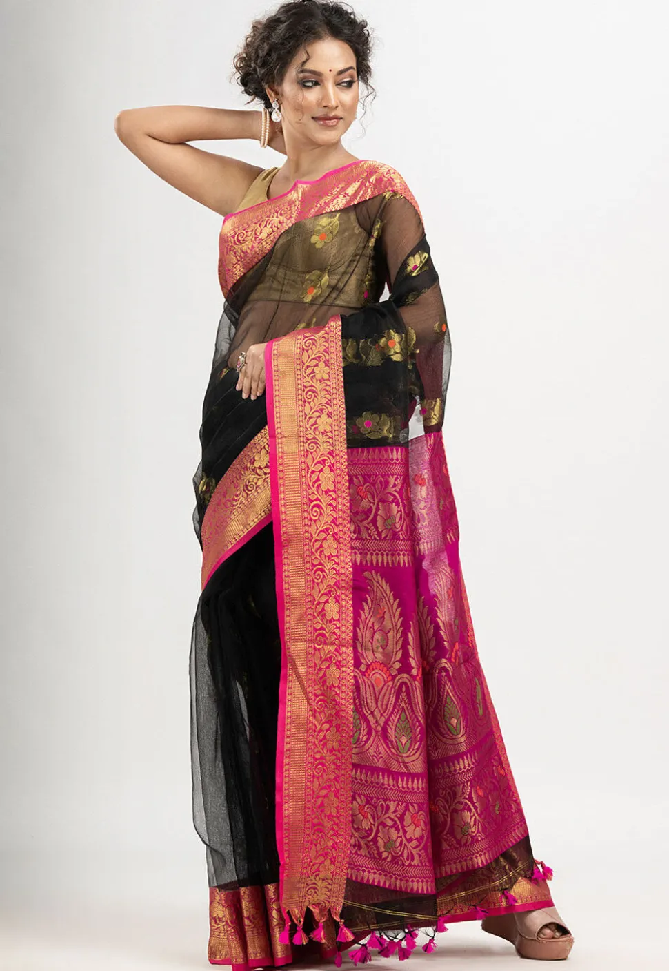Handloom Art Silk Saree in Black