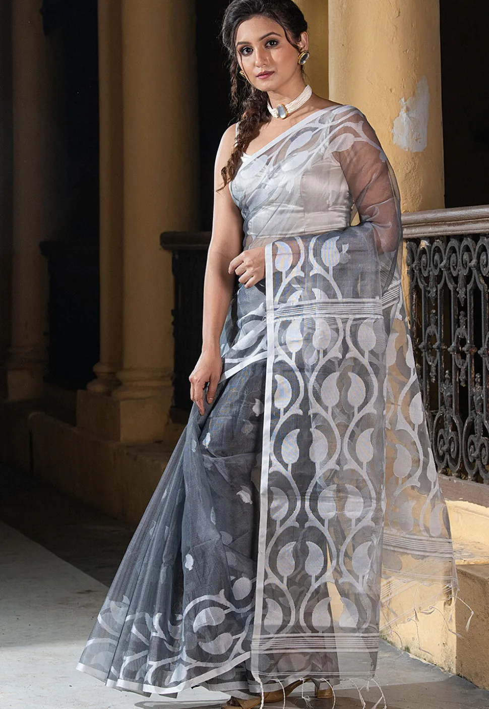 Handloom Art Silk Saree in Grey