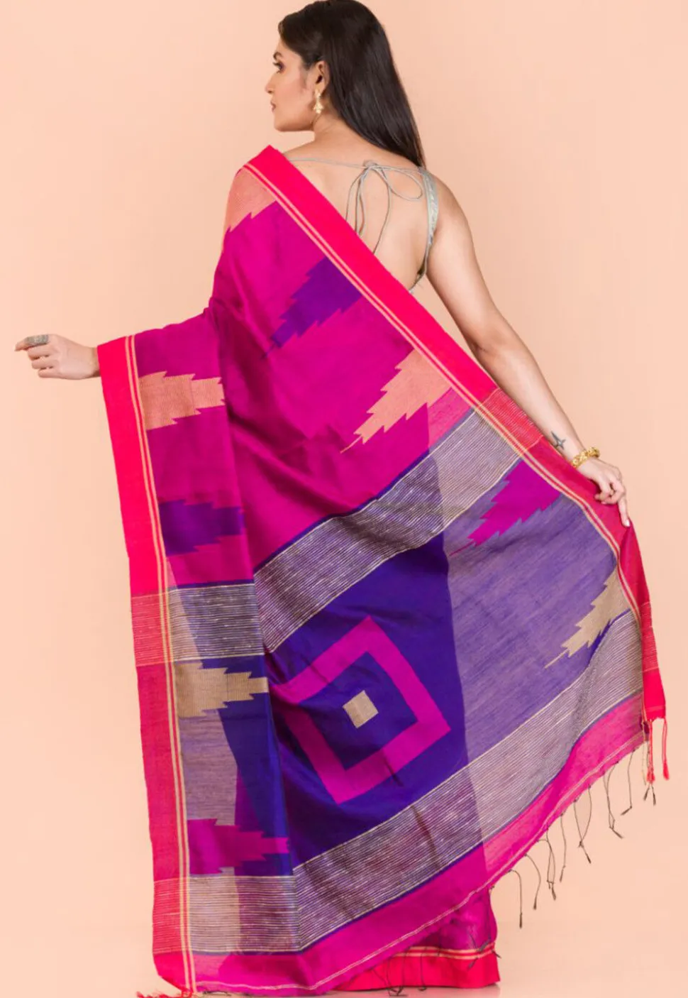 Handloom Cotton Saree in Magenta