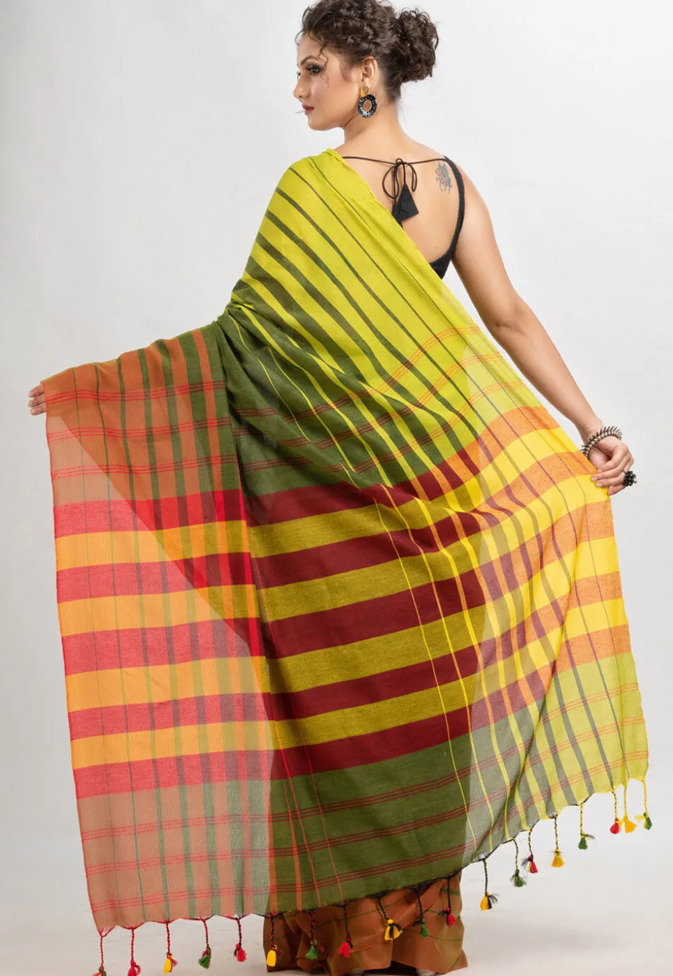 Handloom Cotton Saree in Dark Olive Green