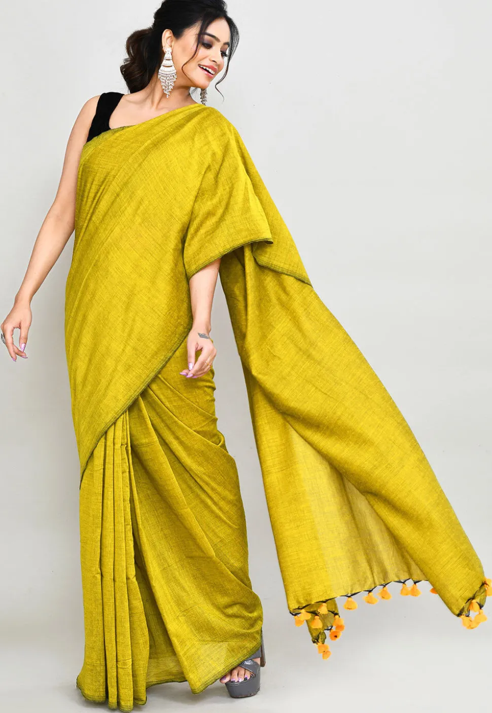 Handloom Cotton Saree in Light Olive Green