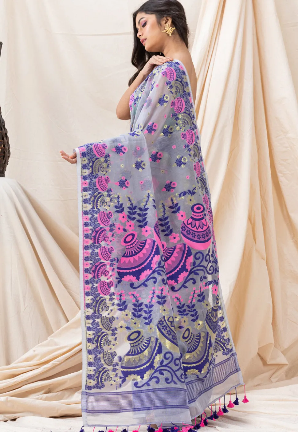 Handloom Cotton Saree in Light Grey