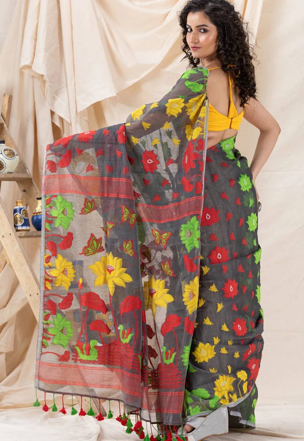 Handloom Cotton Saree in Dark Grey