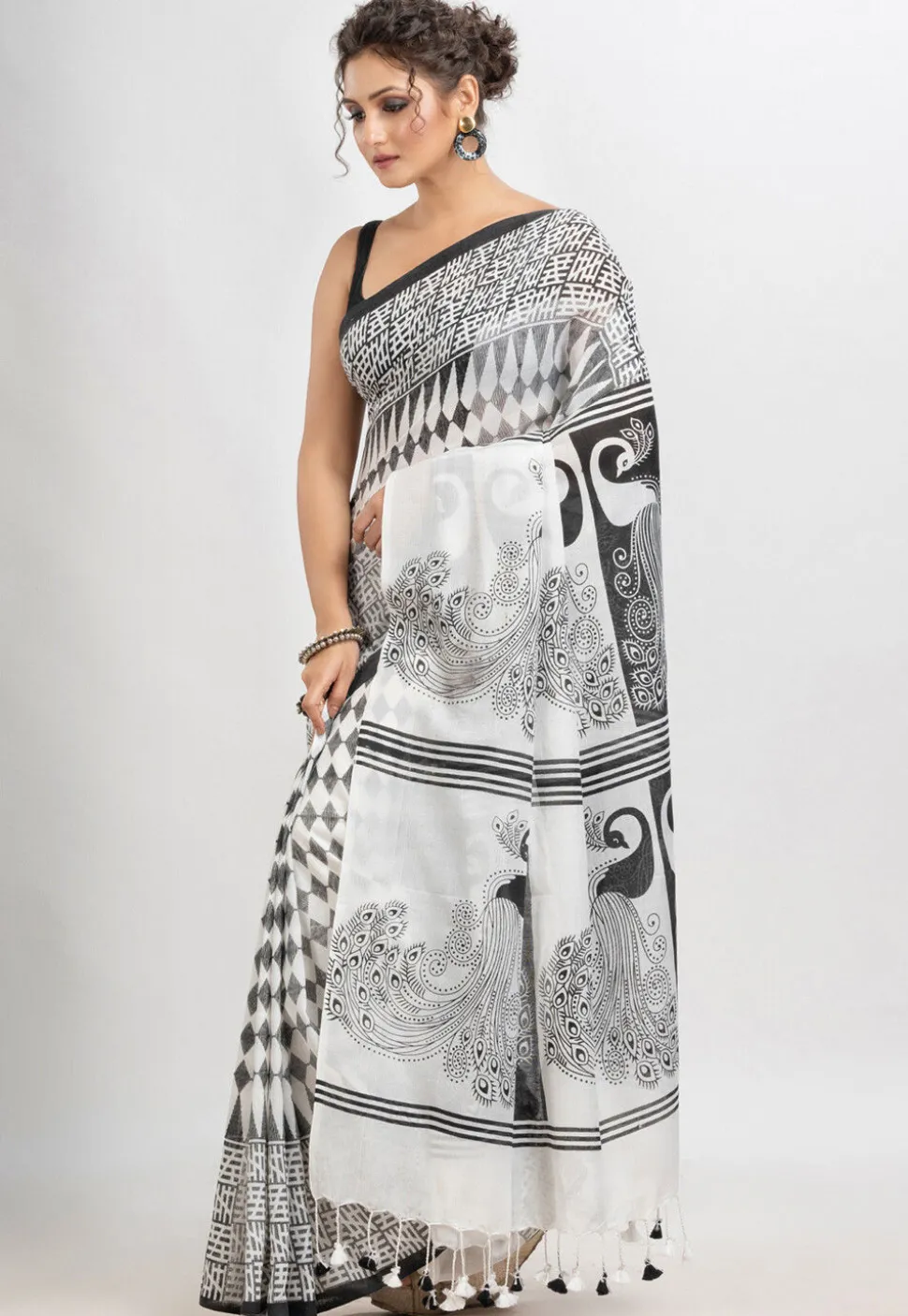 Handloom Cotton Saree in White and Black