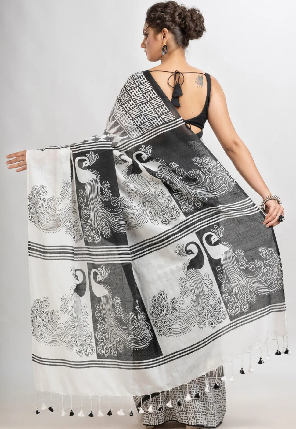 Handloom Cotton Saree in White and Black