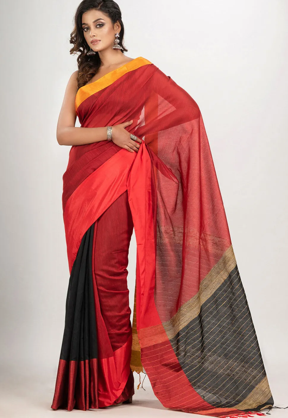 Handloom Cotton Saree in Red and Black