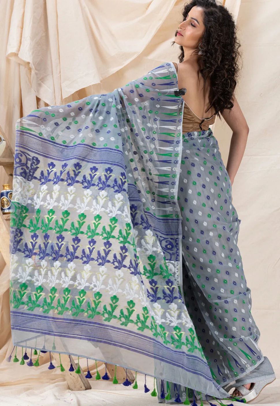 Handloom Cotton Saree in Grey