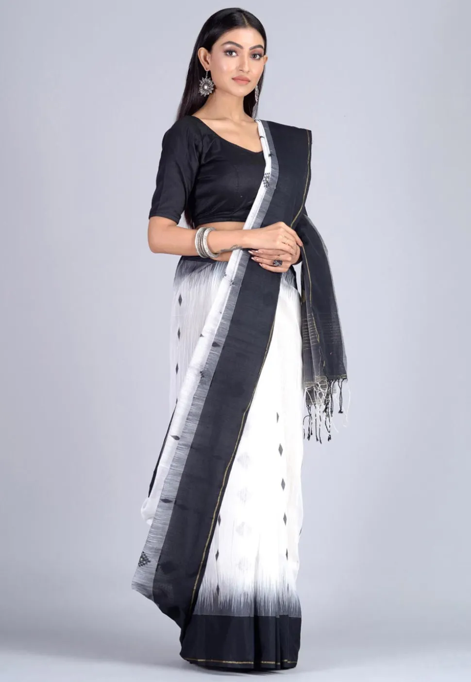 Handloom Cotton Silk Jamdani Saree in White and Black