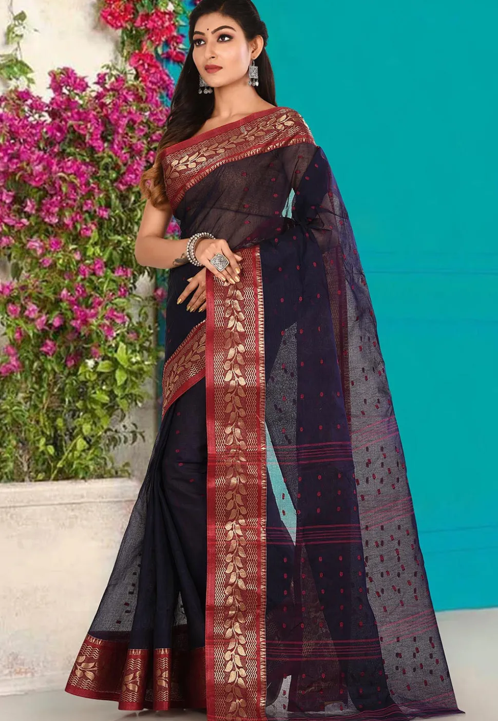 Handloom Cotton Tant Saree in Navy Blue