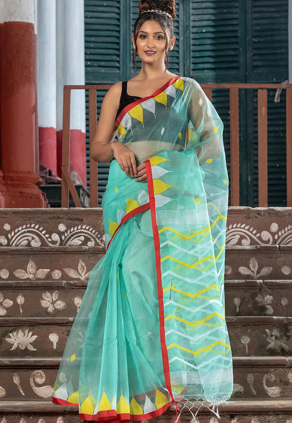 Handloom Jamdani Art Silk Saree in Green