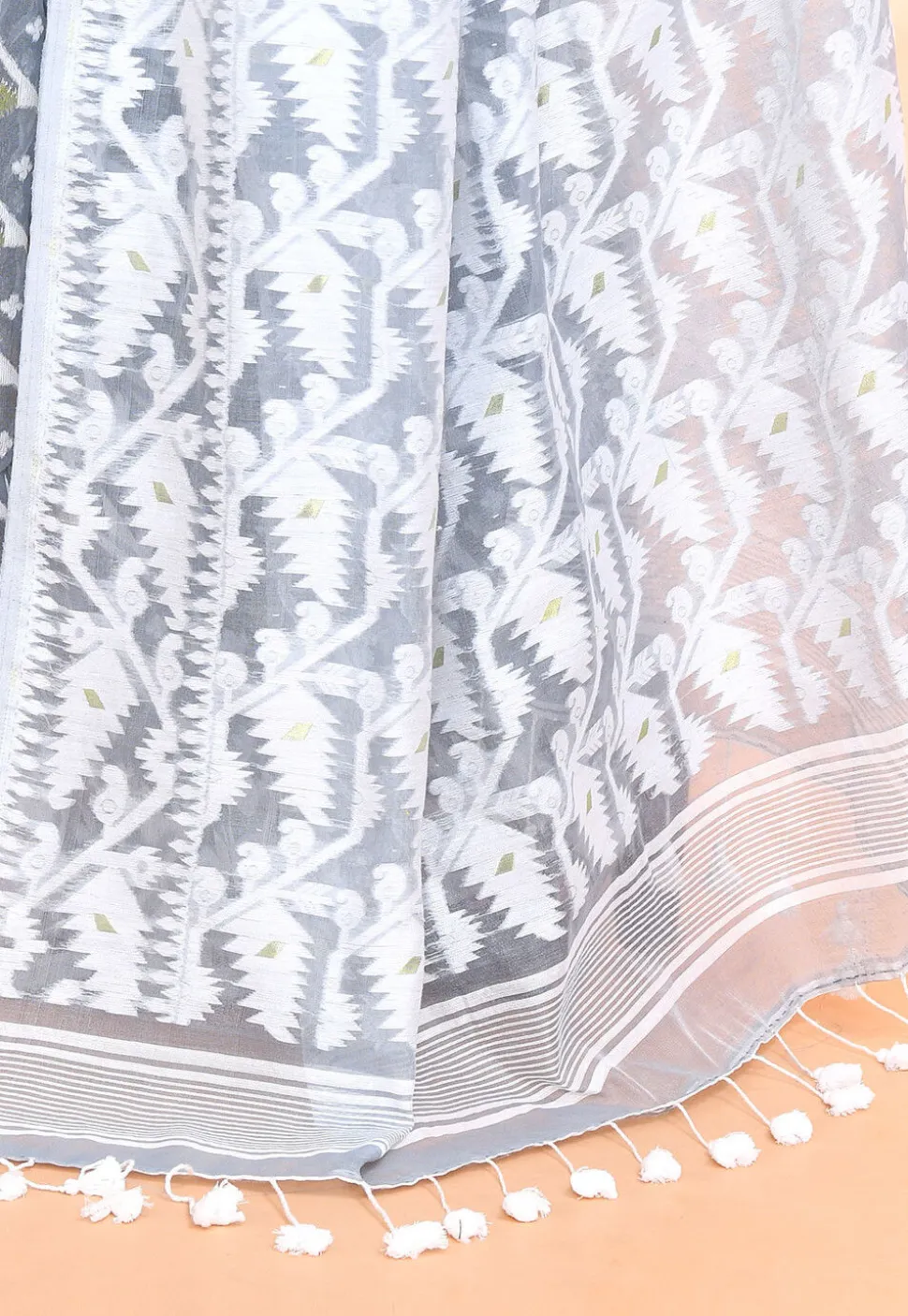 Handloom Jamdani Cotton Silk Saree in Light Grey