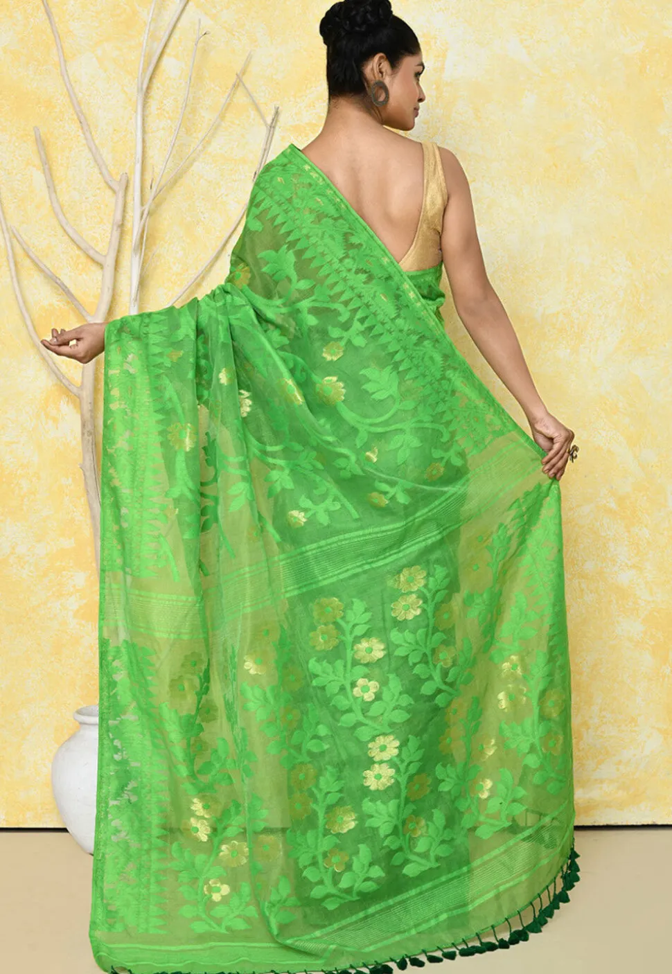 Handloom Jamdani Cotton Silk Saree in Green