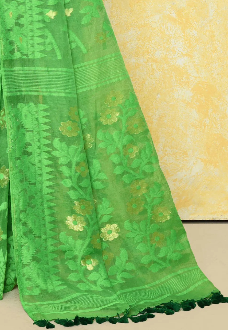 Handloom Jamdani Cotton Silk Saree in Green