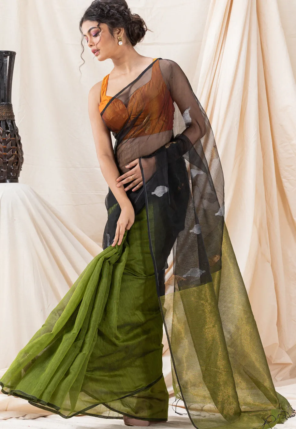 Handloom Jamdani Cotton Saree in Black and Olive Green
