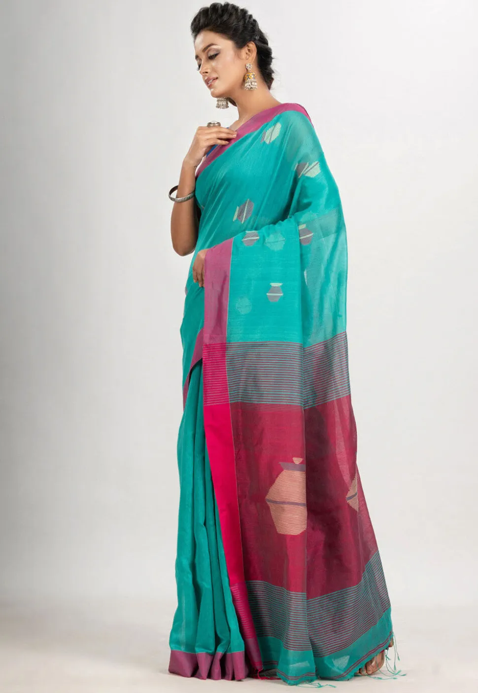 Handloom Jamdani Cotton Saree in Turquoise