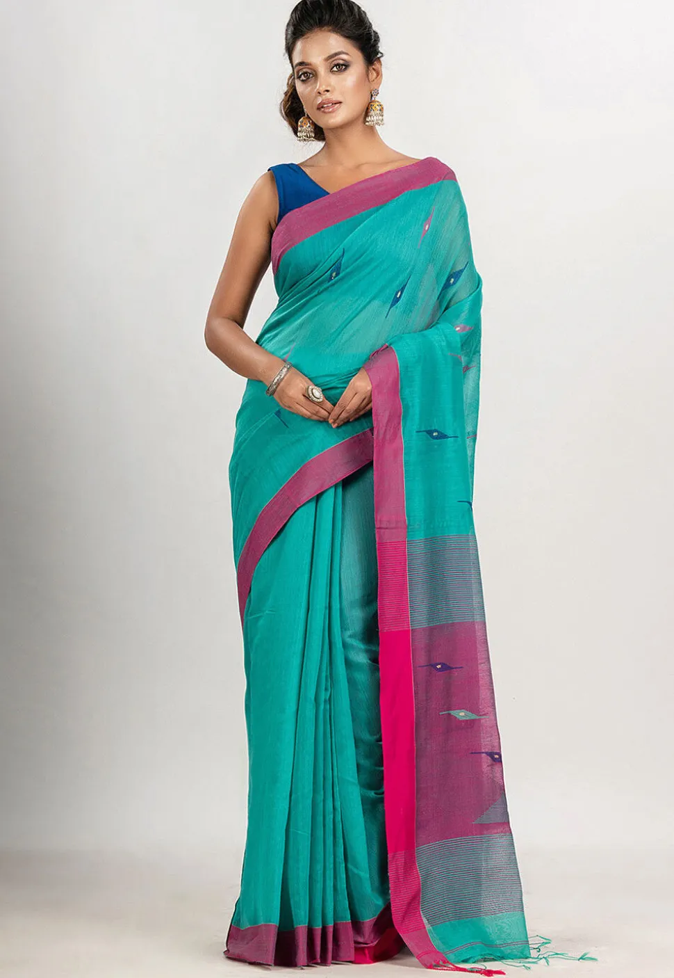 Handloom Jamdani Cotton Saree in Turquoise