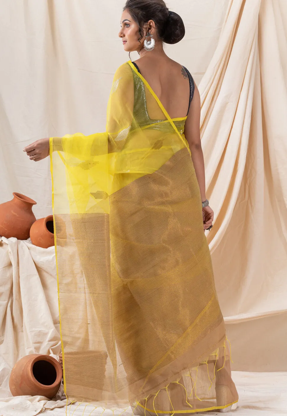 Handloom Jamdani Cotton Saree in Beige and Yellow