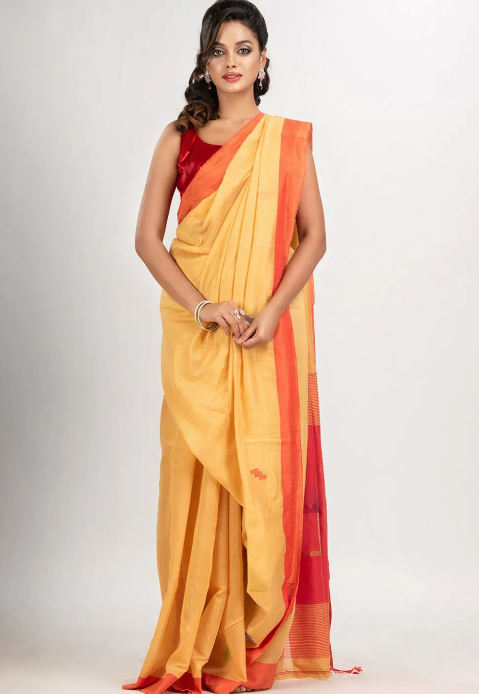 Handloom Jamdani Cotton Saree in Light Yellow