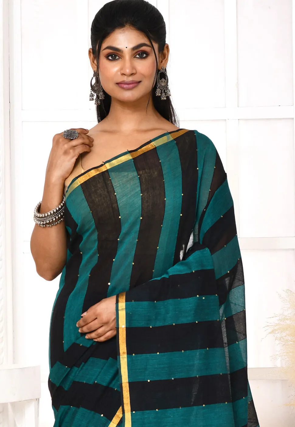 Handloom Jamdani Pure Cotton Saree in Teal Blue and Black