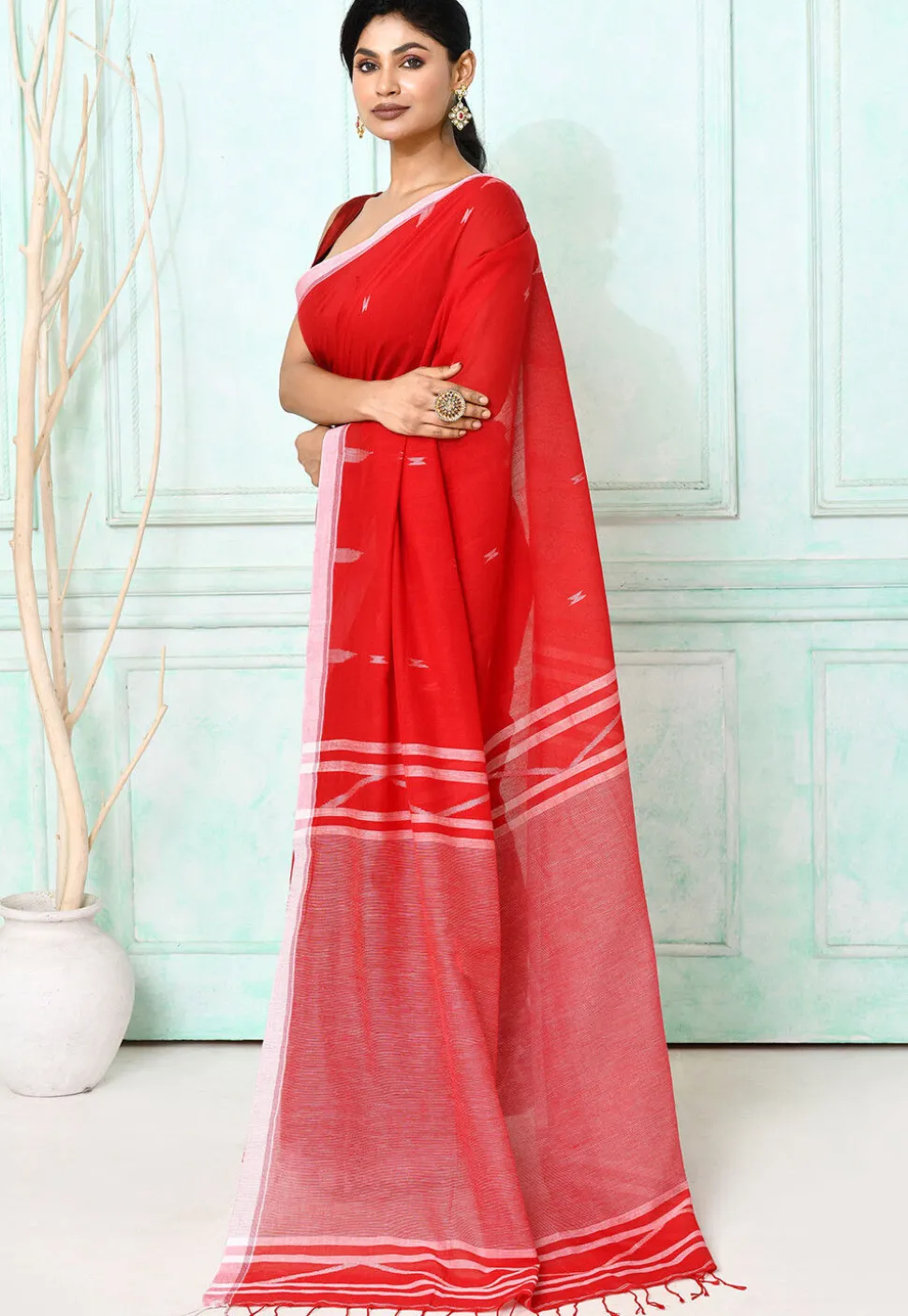 Handloom Jamdani Pure Cotton Saree in Red