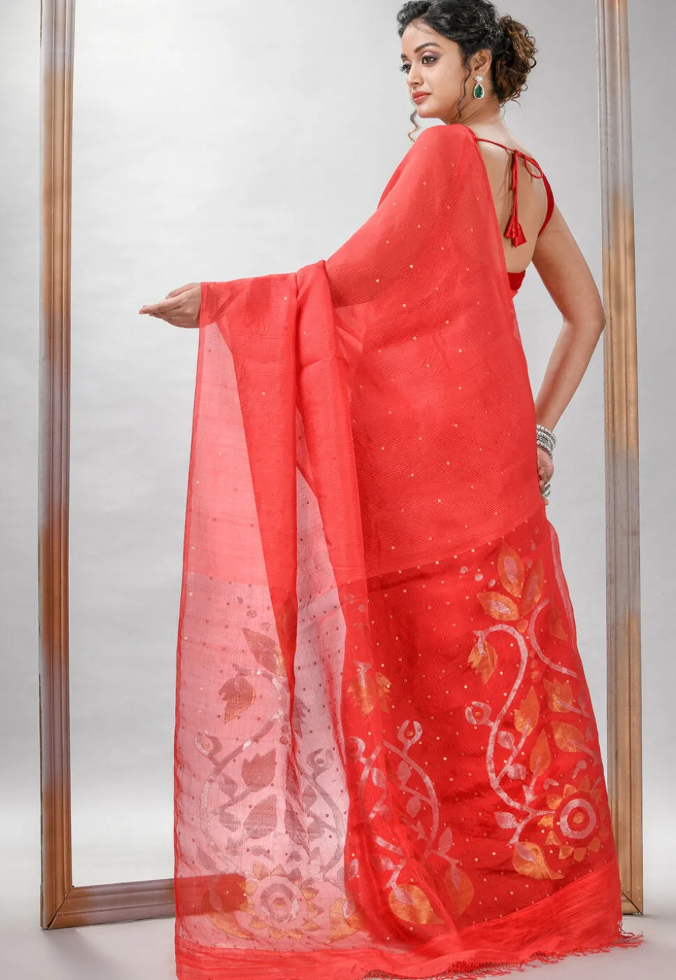 Handloom Jamdani Pure Matka Silk Saree in Red