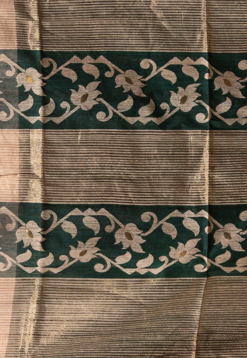 Handloom Jamdani Pure Matka Silk Saree in Dark Green