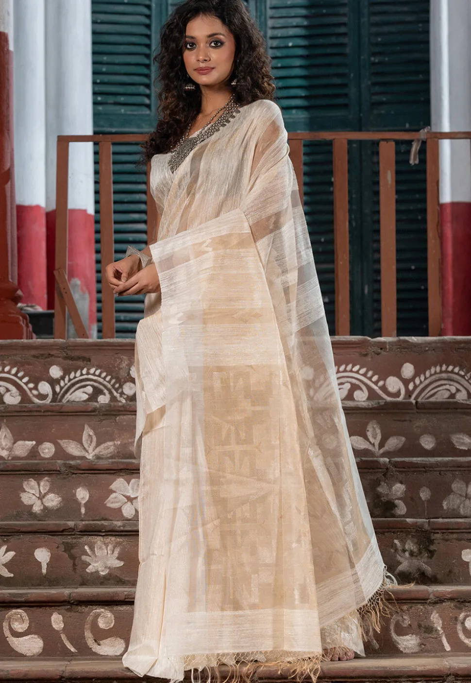 Handloom Jamdani Pure Matka Silk Saree in Off White