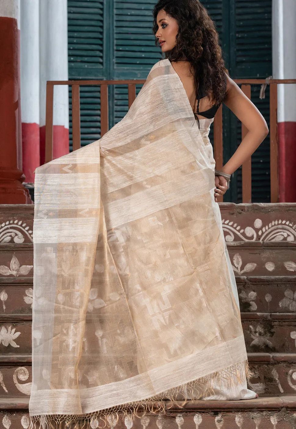 Handloom Jamdani Pure Matka Silk Saree in Off White