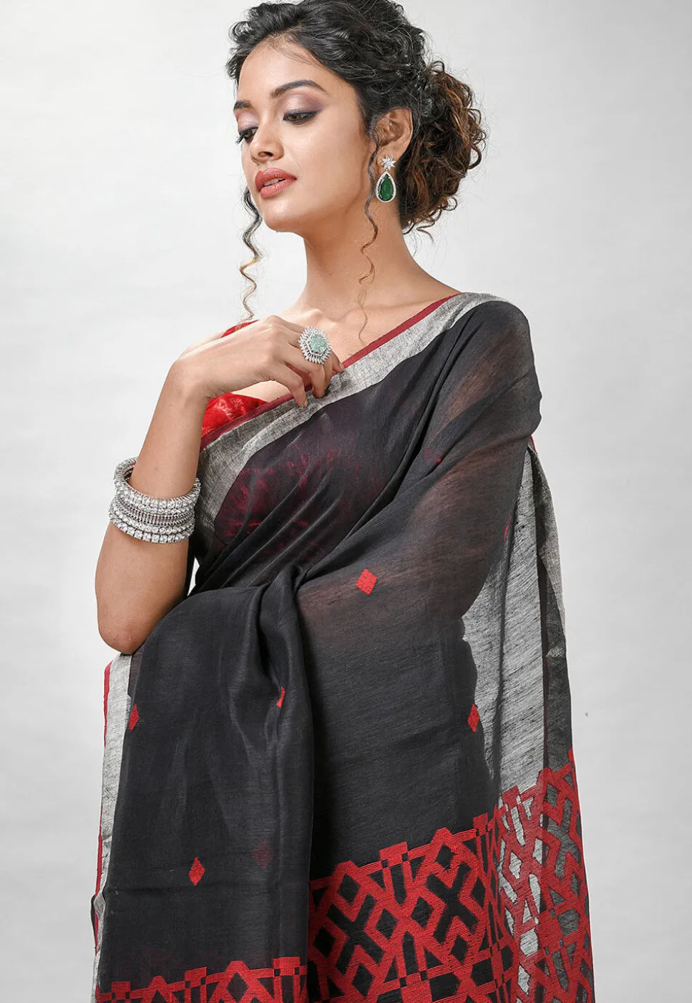 Handloom Linen Silk Saree in Black